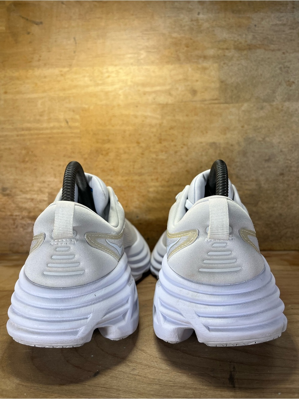 Hoka One One Bondi 8 REFLECTIVE Womens Size 8.5 (B) Running Shoes Sneakers White - Picture 5 of 15